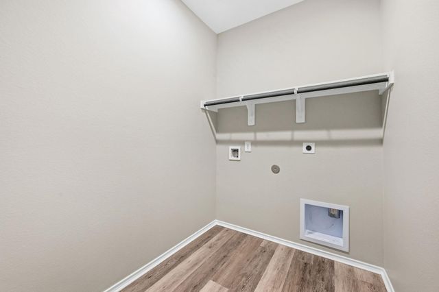 901 Brazos Trail, Dayton, TX 77535