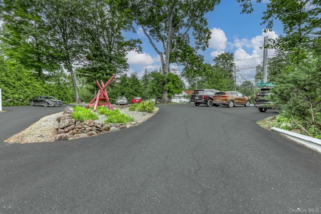 5 S Little Tor Road, New City, NY 10956