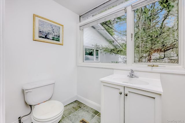 5 S Little Tor Road, New City, NY 10956