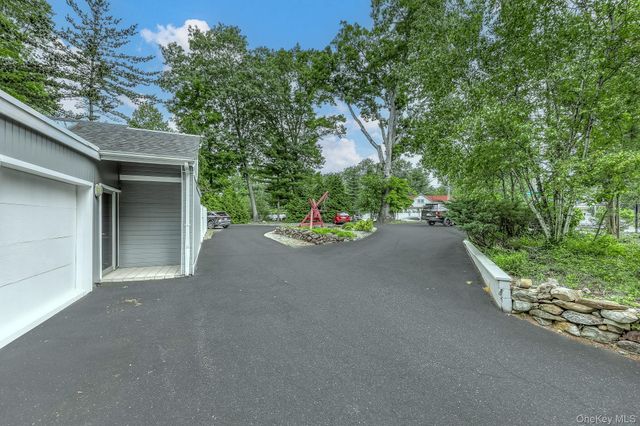 5 S Little Tor Road, New City, NY 10956