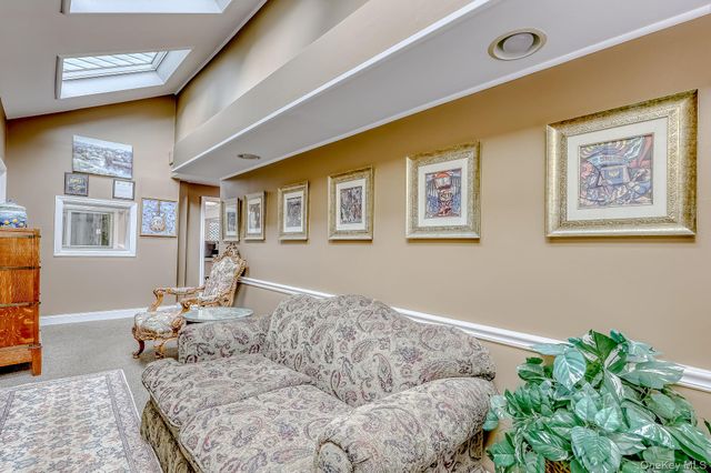 5 S Little Tor Road, New City, NY 10956