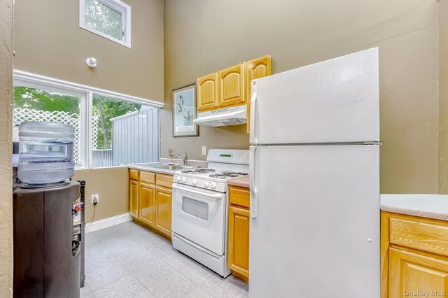 5 S Little Tor Road, New City, NY 10956