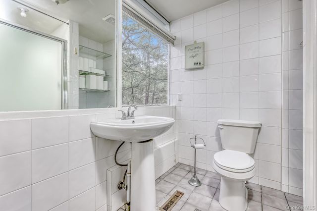 5 S Little Tor Road, New City, NY 10956