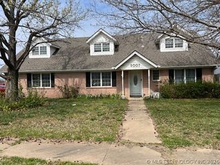 9007 E 29th Court, Tulsa, OK 74129