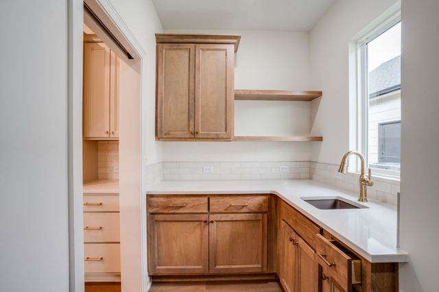 1634 N Forestview St, Wichita, KS 67235