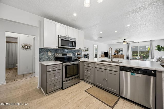 831 DIVISION Street, Fernandina Beach, FL 32034