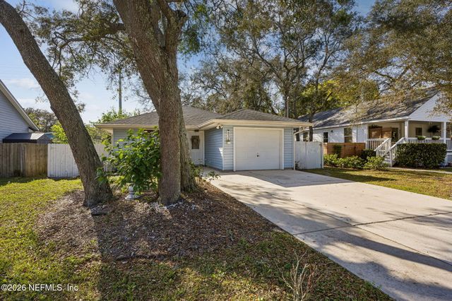 831 DIVISION Street, Fernandina Beach, FL 32034
