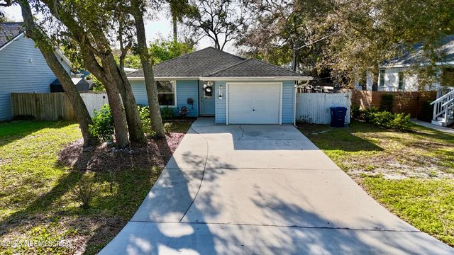 831 DIVISION Street, Fernandina Beach, FL 32034