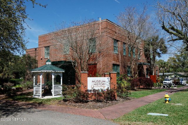831 DIVISION Street, Fernandina Beach, FL 32034