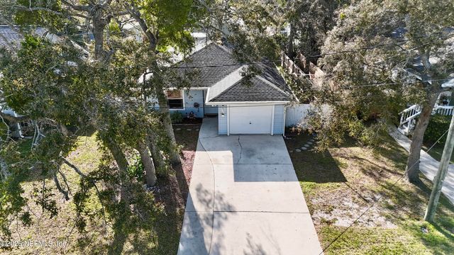 831 DIVISION Street, Fernandina Beach, FL 32034