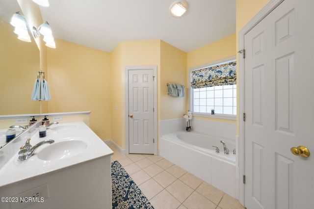 4103 Lark Bunting Court SE, Southport, NC 28461