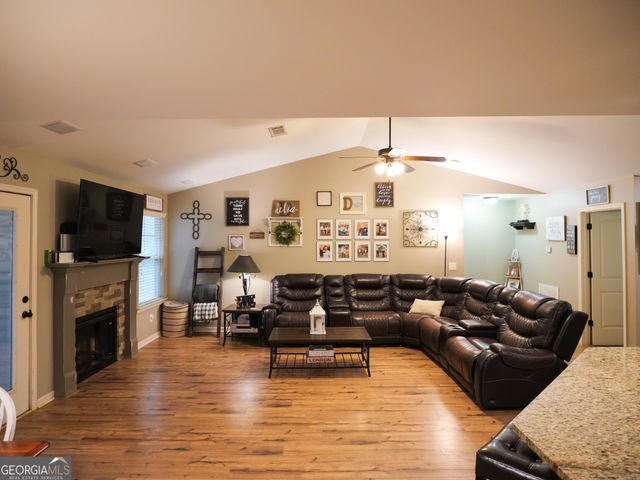 86 Concord Court, Senoia, GA 30276