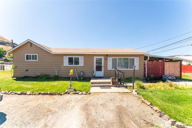 323 E Grand Coulee Avenue, Grand Coulee, WA 99133