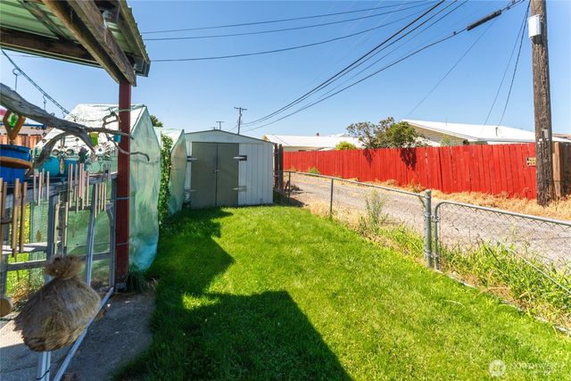 323 E Grand Coulee Avenue, Grand Coulee, WA 99133