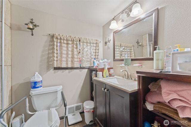 323 E Grand Coulee Avenue, Grand Coulee, WA 99133