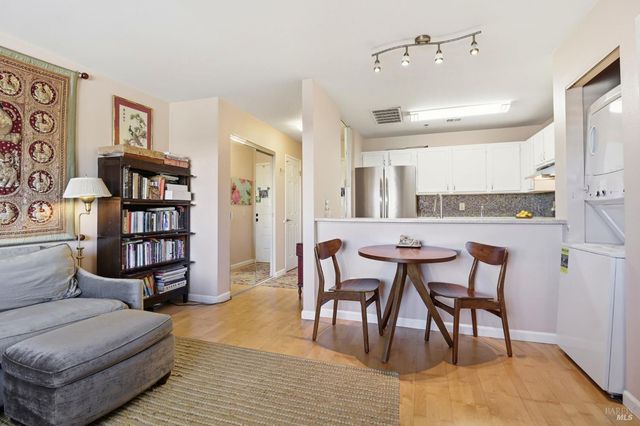 240 Seagull Row, Novato, CA 94945