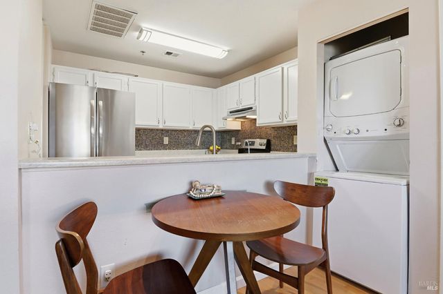 240 Seagull Row, Novato, CA 94945