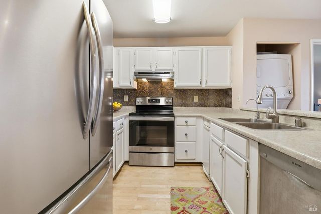 240 Seagull Row, Novato, CA 94945