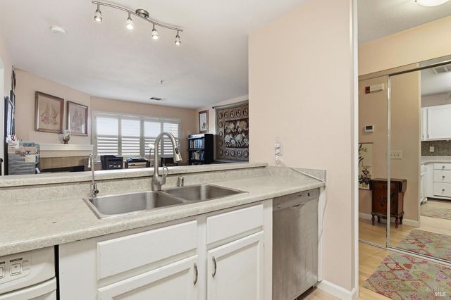 240 Seagull Row, Novato, CA 94945