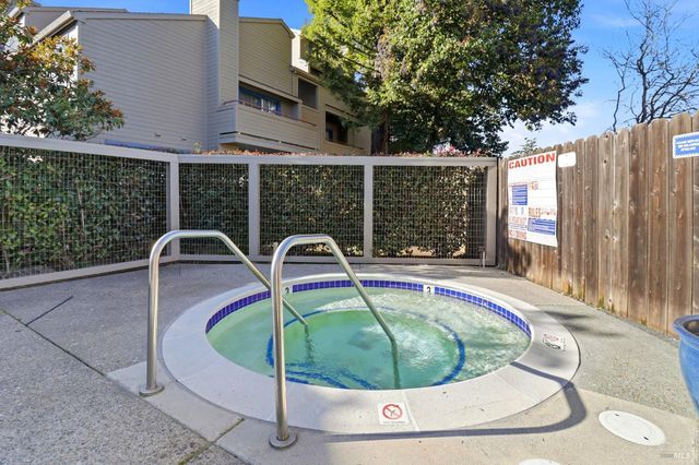 240 Seagull Row, Novato, CA 94945