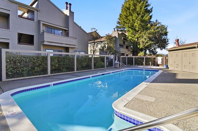 240 Seagull Row, Novato, CA 94945