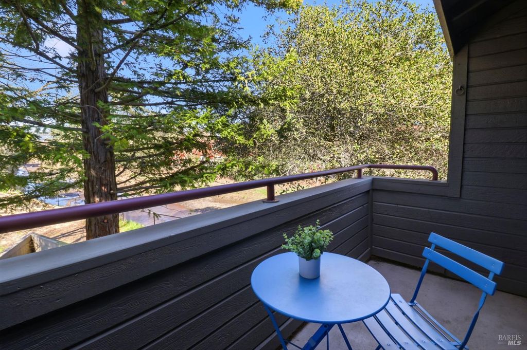 240 Seagull Row, Novato, CA 94945