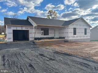 43 LILLEIGH CT, Maurertown, VA 22644