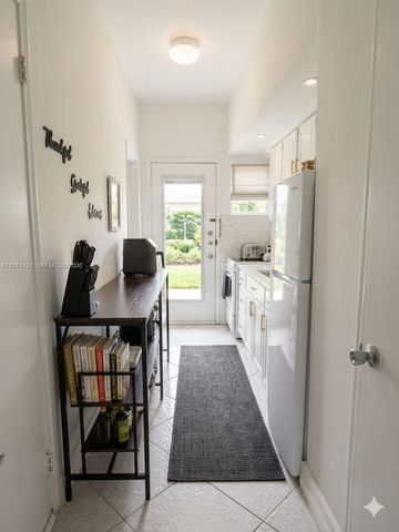 6490 Collins Avenue 14, Miami Beach, FL 33141