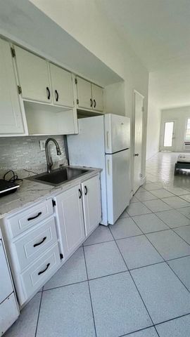 6490 Collins Avenue 14, Miami Beach, FL 33141