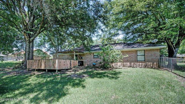 130 E Richland Circle, Richland, MS 39218