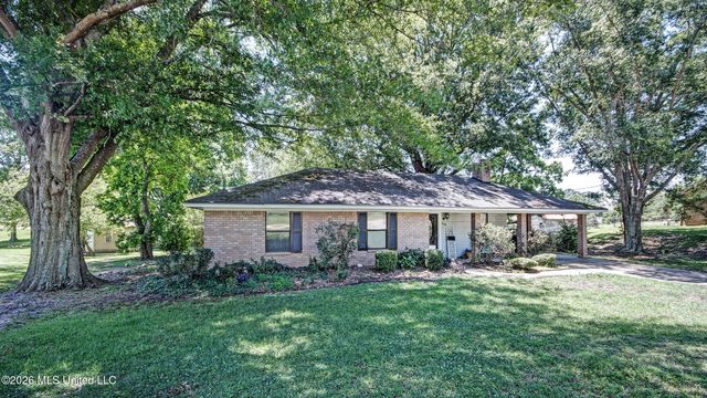 130 E Richland Circle, Richland, MS 39218