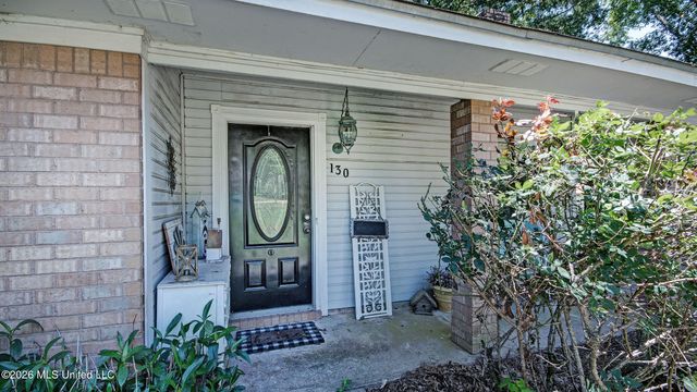 130 E Richland Circle, Richland, MS 39218