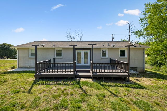 200 S Valley Rd, Hendersonville, TN 37075