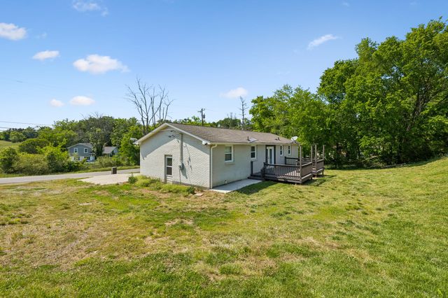 200 S Valley Rd, Hendersonville, TN 37075