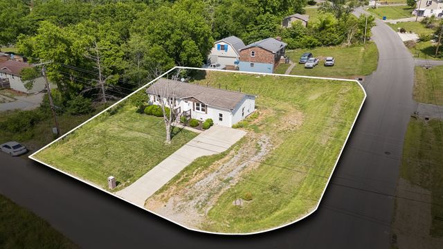 200 S Valley Rd, Hendersonville, TN 37075