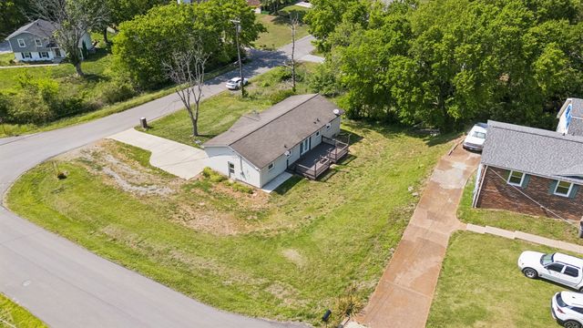 200 S Valley Rd, Hendersonville, TN 37075