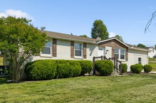 200 S Valley Rd, Hendersonville, TN 37075
