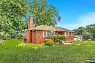 42 Cecilia Drive, Wayne, NJ 07470