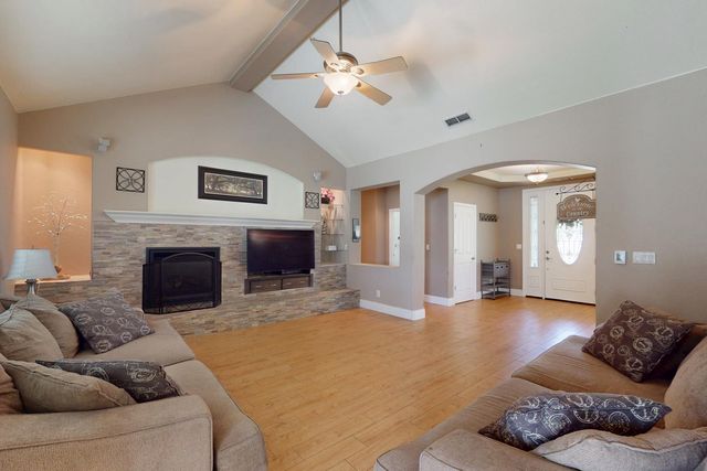 6245 Sandstone Ln, Browns Valley, CA 95918