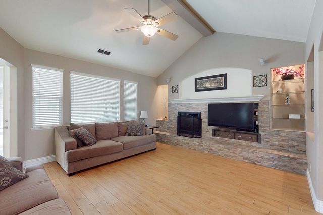 6245 Sandstone Ln, Browns Valley, CA 95918