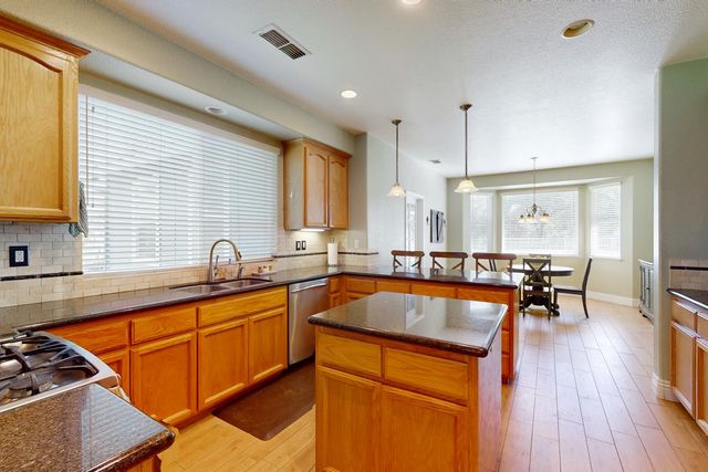 6245 Sandstone Ln, Browns Valley, CA 95918