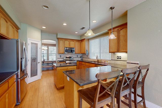 6245 Sandstone Ln, Browns Valley, CA 95918