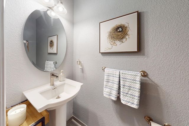 6245 Sandstone Ln, Browns Valley, CA 95918