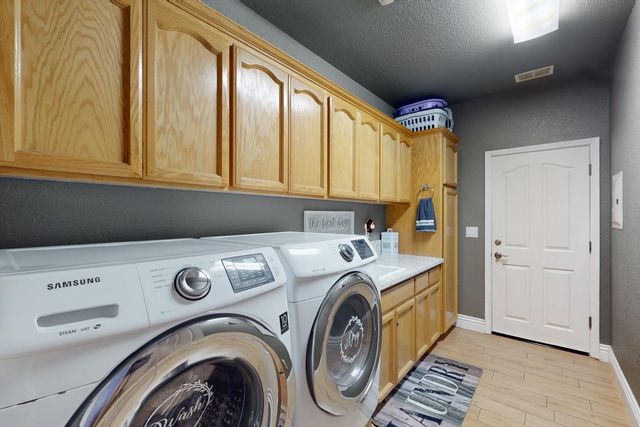 6245 Sandstone Ln, Browns Valley, CA 95918