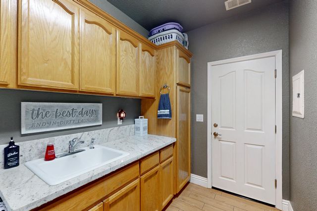 6245 Sandstone Ln, Browns Valley, CA 95918