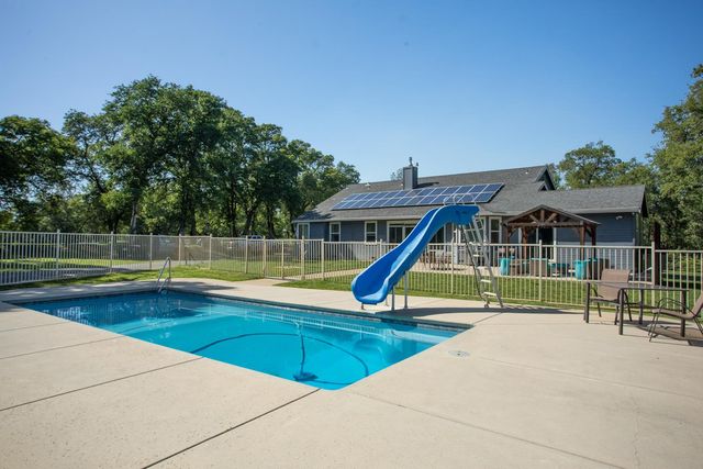 6245 Sandstone Ln, Browns Valley, CA 95918