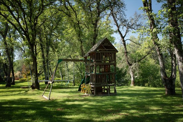 6245 Sandstone Ln, Browns Valley, CA 95918