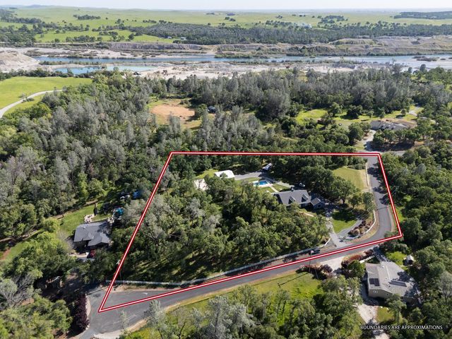 6245 Sandstone Ln, Browns Valley, CA 95918