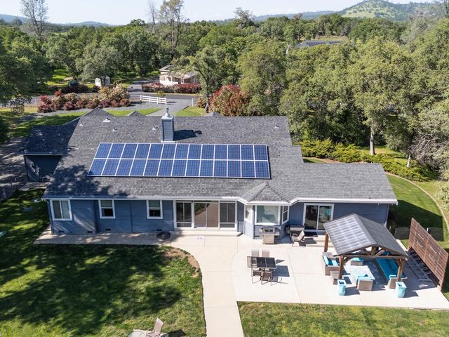 6245 Sandstone Ln, Browns Valley, CA 95918