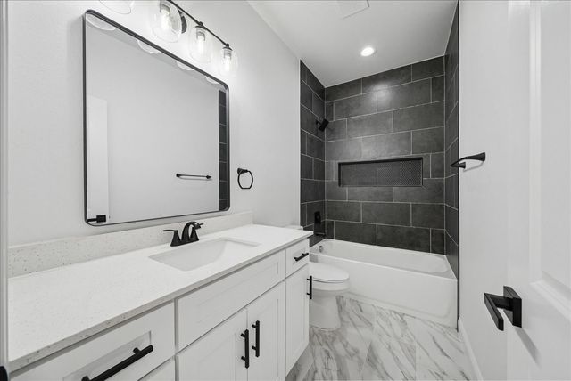 4609 Eagle Nest Court, Granbury, TX 76048